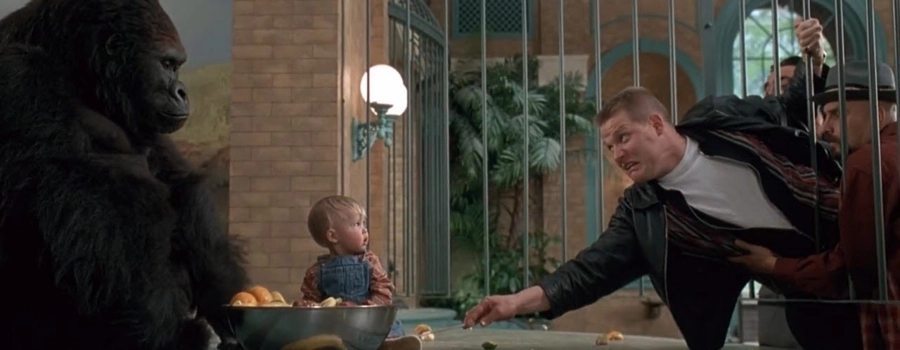 Младенец на прогулке, или Ползком от гангстеров